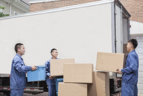 Apartment access and lift preparation for a Whitechapel flat removal service