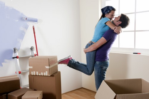 Efficient Whitechapel flat removals with furniture loading and moving team support