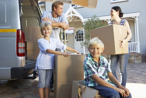 Flexible transport assistance for a Whitechapel move